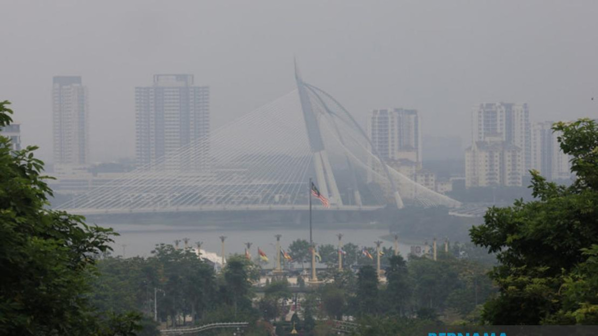 JAKIM Organises Special Prayers at Major Mosques as Haze Blankets Nation