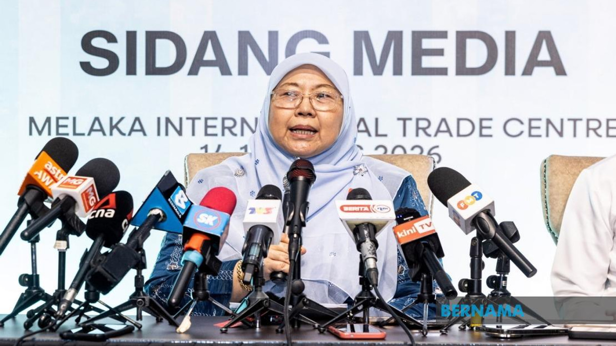 PKR Sets No Deadline for Nurul Izzah's Study Leave, Says Party Ready to Receive Her Return