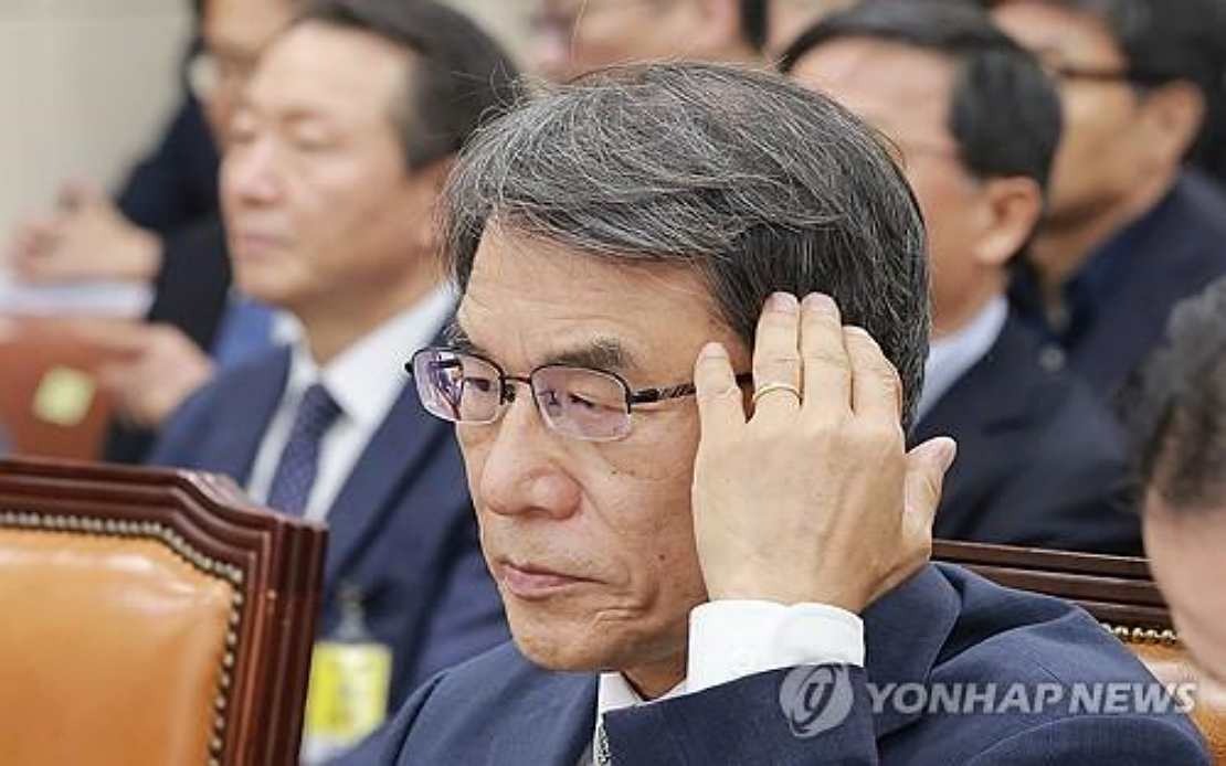 South Korean Prosecutors Raid Election Commission Over Former Chief's Alleged Embezzlement