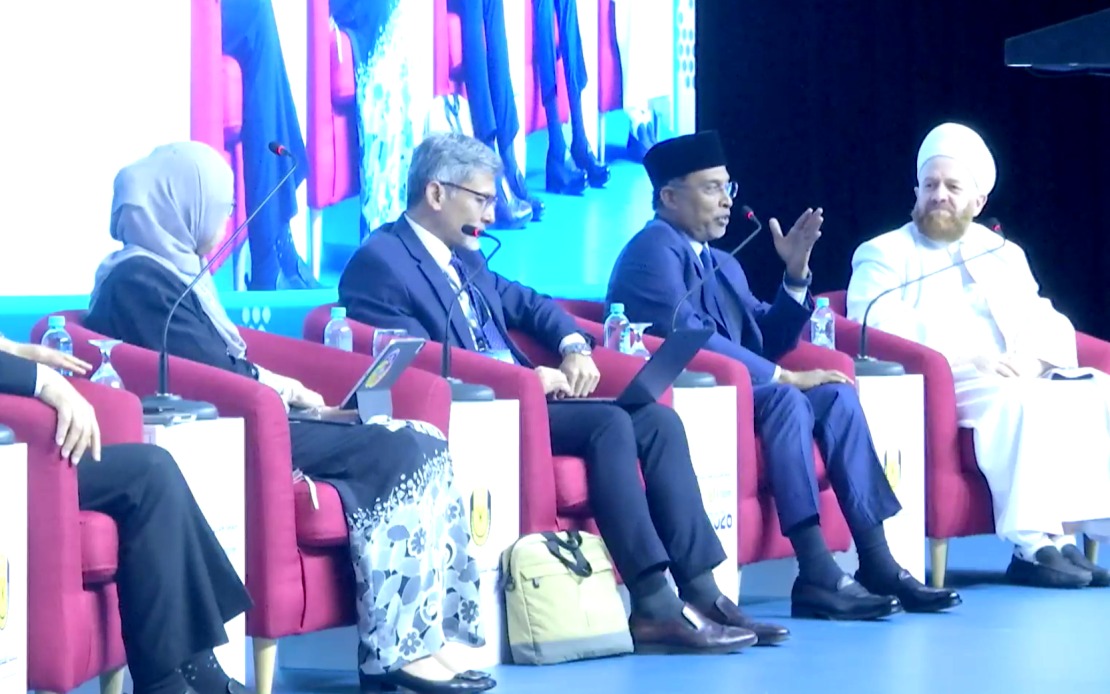 Malaysia Must Embed AI Into Higher Education While Safeguarding Moral Values, Says Zambry