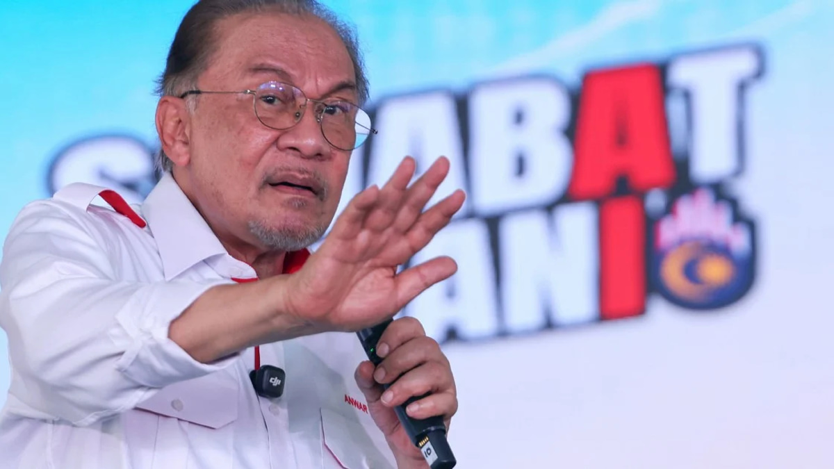 Anwar urges Johoreans to choose capable leadership at state election