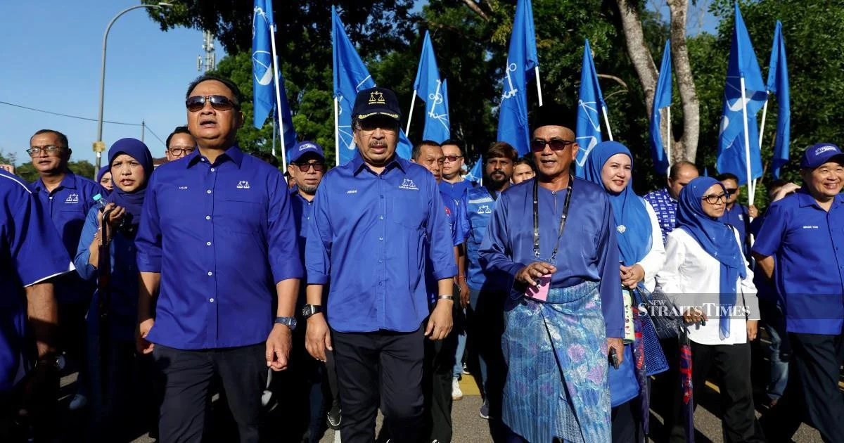 Senior Umno Leader Campaigns for BN's Tiram Seat Candidate in Johor Election Push