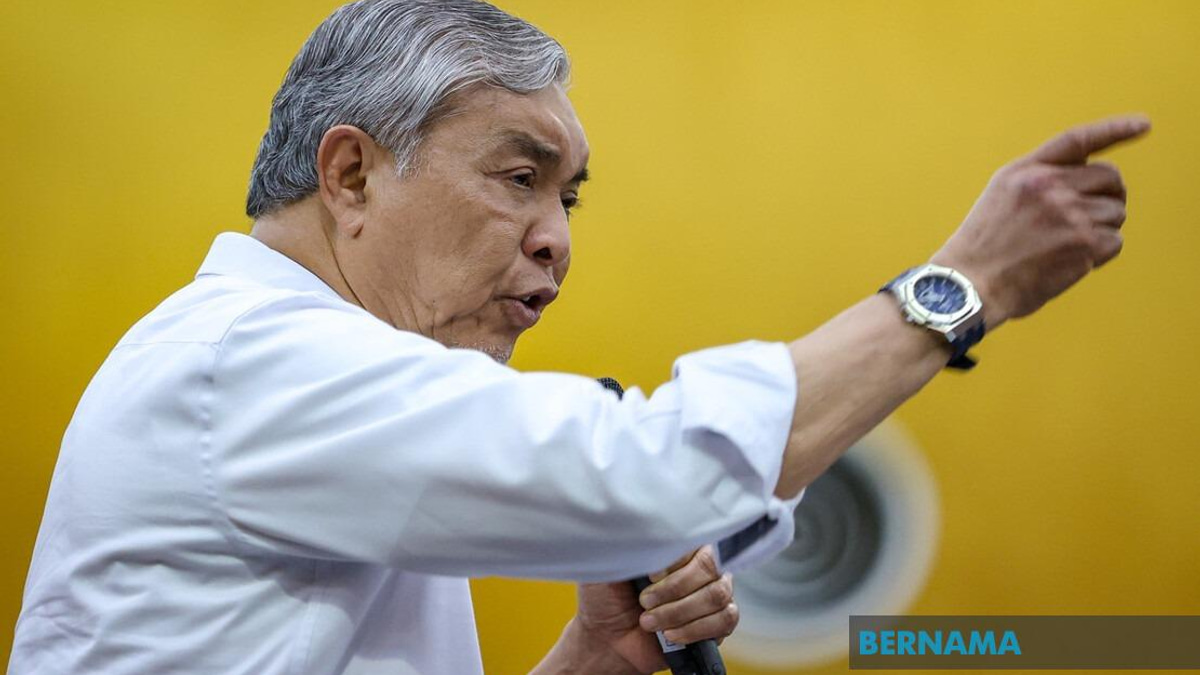 Ahmad Zahid Pushes For Political Literacy Training In University Student Councils