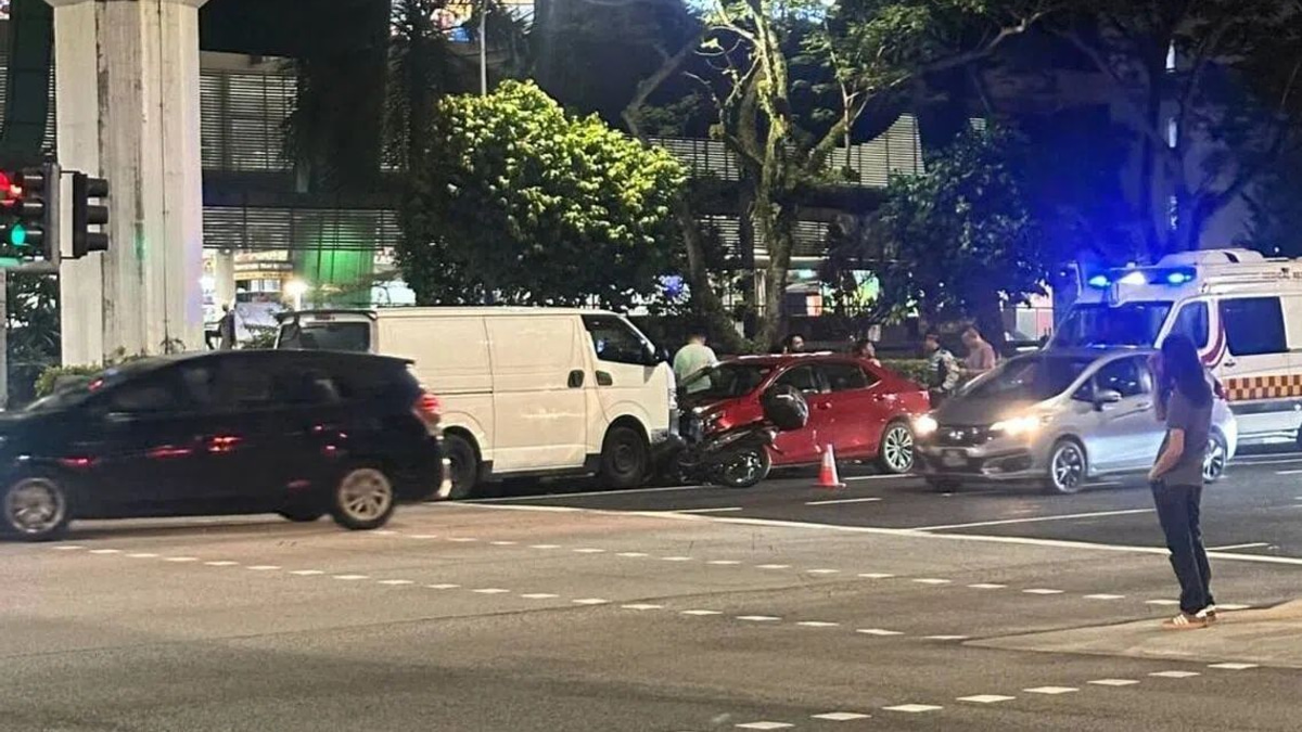 Van Driver Held After Drug-Fuelled Crash in Singapore; Vaping Devices Seized