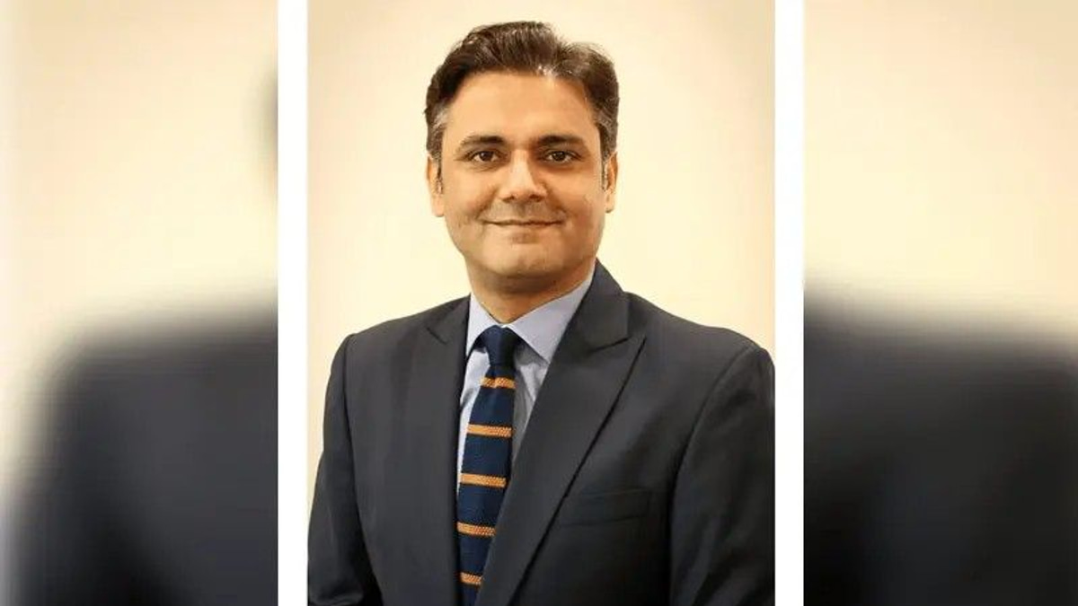 11 Pakistani Police Officers Face Criminal Charges Over Bungled Raid on Attorney General's Home