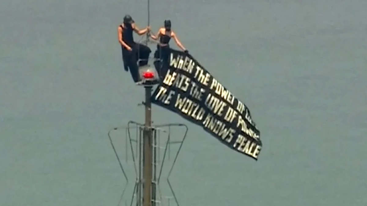 Two Arrested After Scaling Empire State Building's Antenna in Apparent Rooftop Proposal