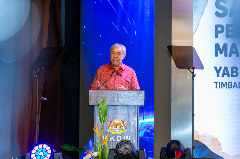 Zahid Rebuffs Claims of Opposition Coalition Talks, Pledges Continued Backing for Unity Administration