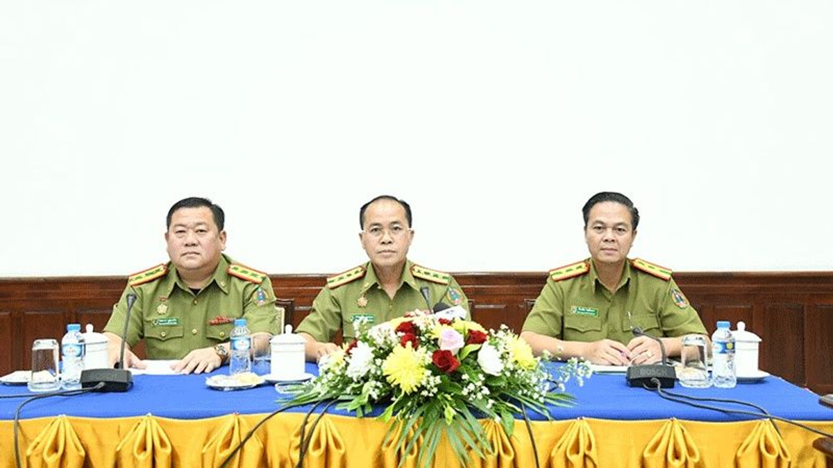 Laos charges distillery owner and hostel staff in Vangvieng tourist deaths case