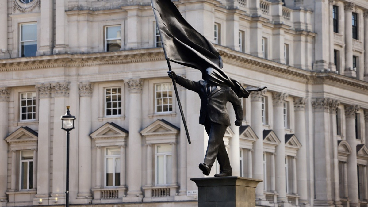 How Britain's Monarch Appoints a New Prime Minister: A Constitutional Process
