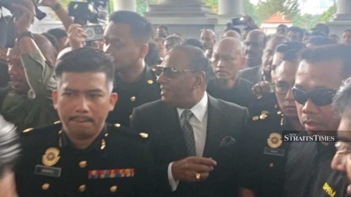 Ex-HR Minister Saravanan Enters Court for Foreign Worker Recruitment Corruption Trial