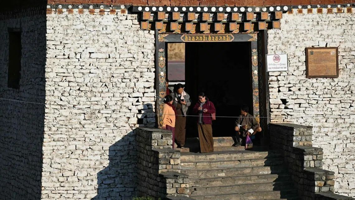 Bhutan Confronts Demographic Crisis with Cash Incentives for Third Children
