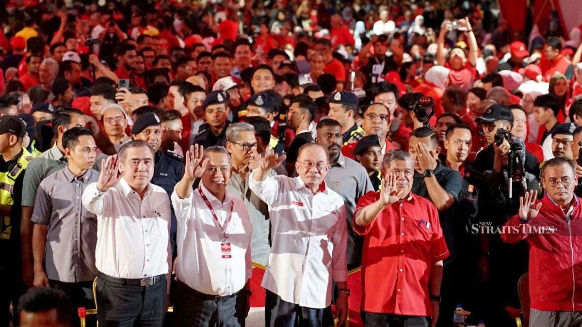 Anwar warns against politicising royal institution in Negri Sembilan campaign