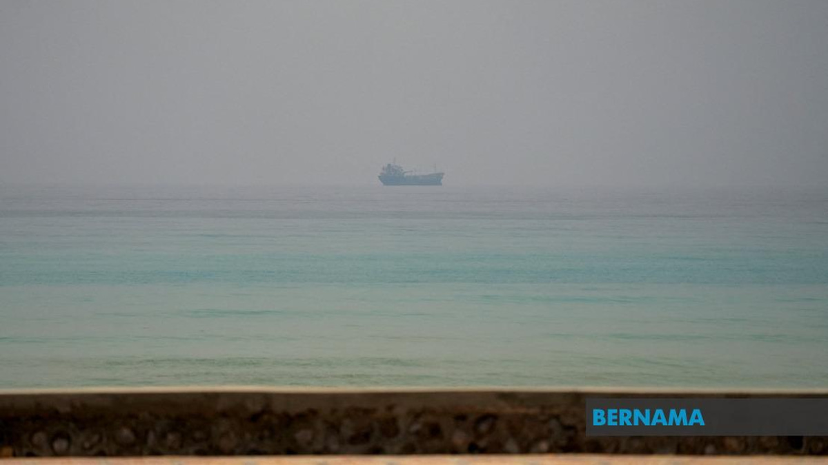 Three Oil Tankers Struck Off Oman's Coast in Separate Attacks; Three Crew Missing