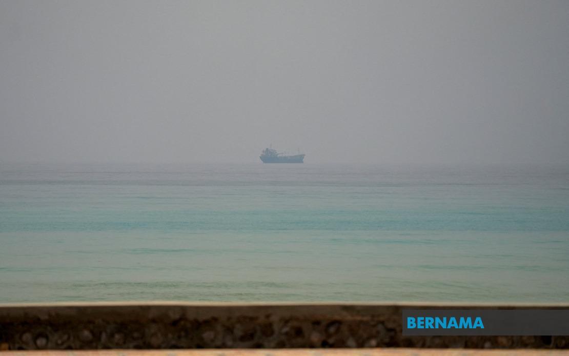 Three Oil Tankers Struck Off Oman's Coast in Separate Attacks; Three Crew Missing