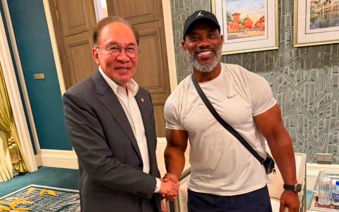 PM Anwar Ibrahim Meets Bodybuilding Icon Dexter Jackson in Kuala Lumpur