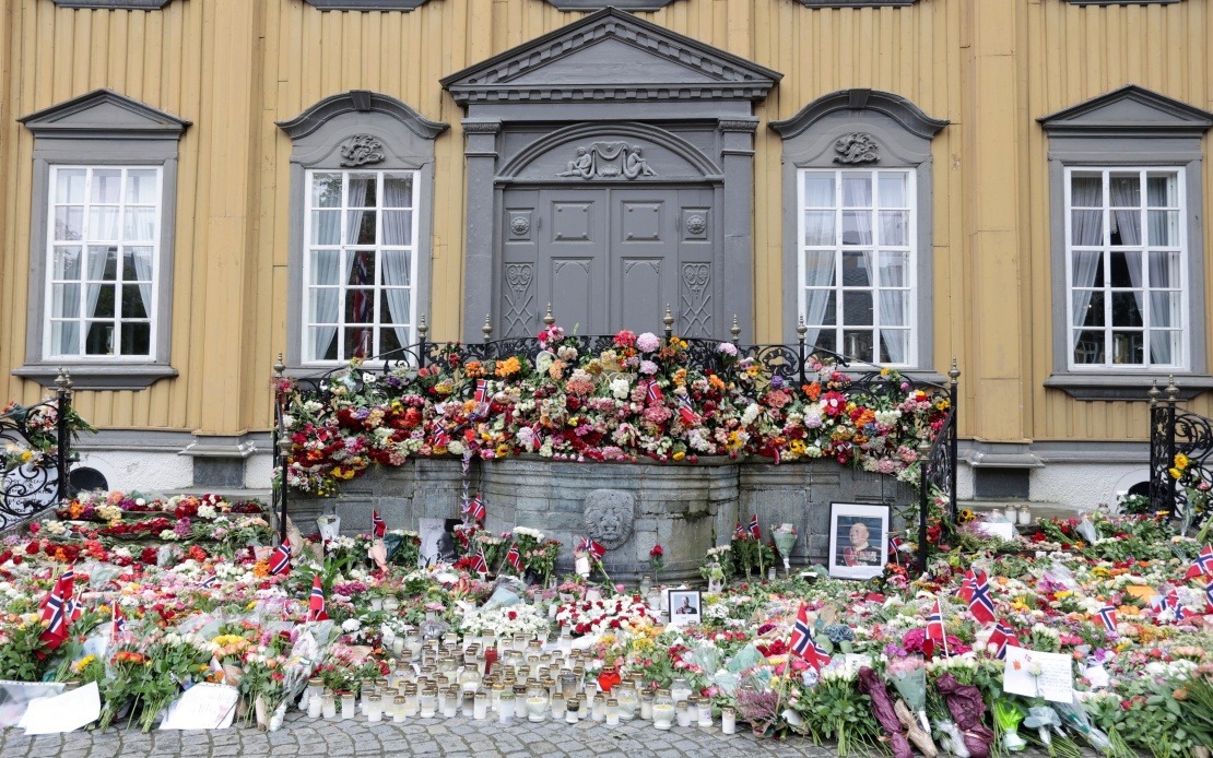Norway Mourns King Harald V With Nationwide Memorial Services; Son Assumes Throne as Haakon VIII