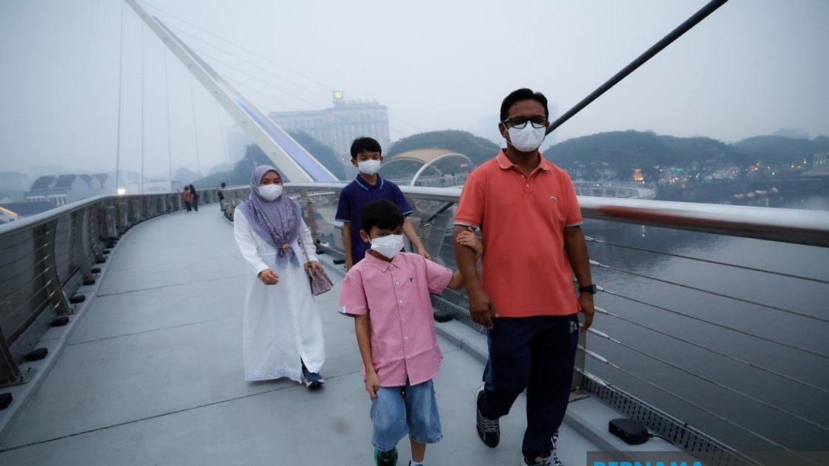 Health Experts Warn Public to Monitor Air Quality During Haze Season, Urge Preventive Measures