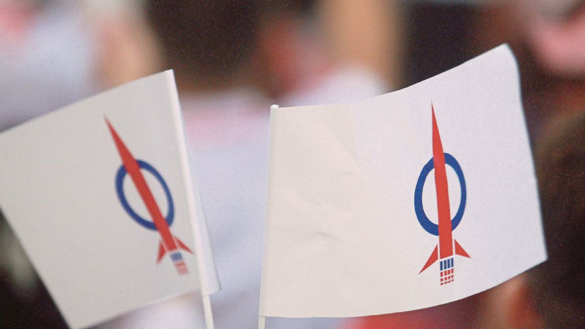 DAP's August Congress Vote to Test Anwar's Coalition Unity