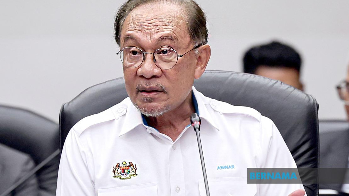 PM Anwar Extends Condolences Following Death of Seremban Student