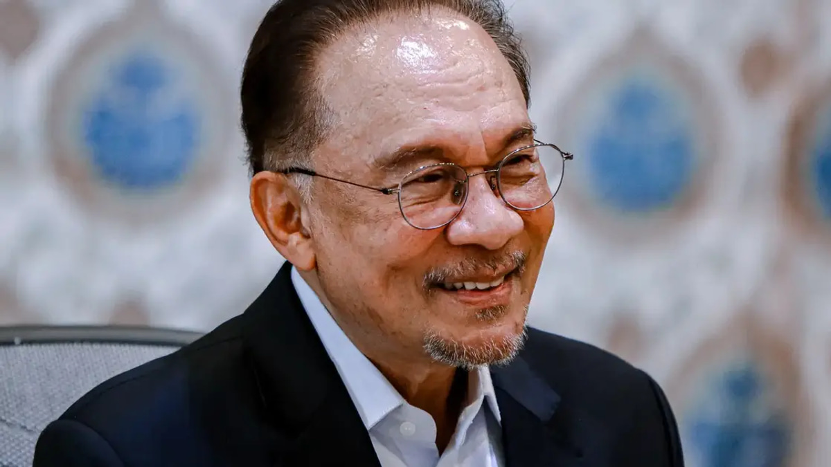 Anwar Ibrahim Leads Latest Public Approval Survey