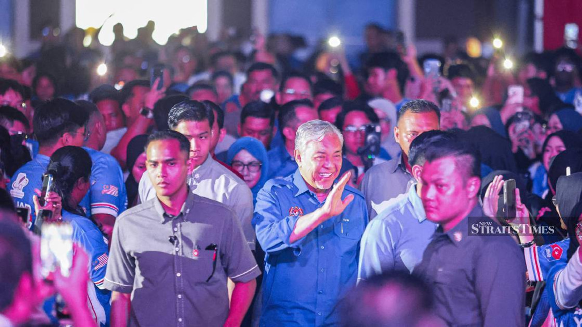 Zahid rallies Johor youth behind Onn Hafiz, urges continuity in state development push