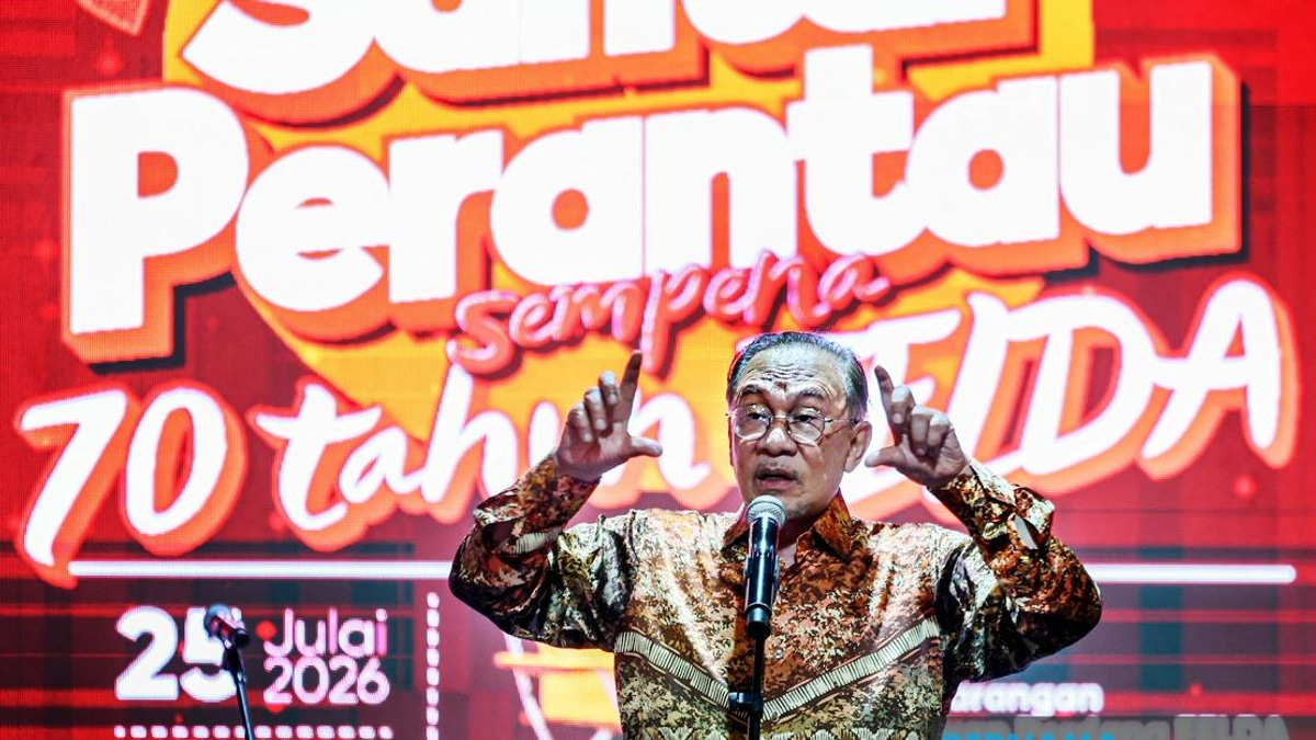 Anwar Pushes for Quick Rollout of Seven Felda Support Initiatives