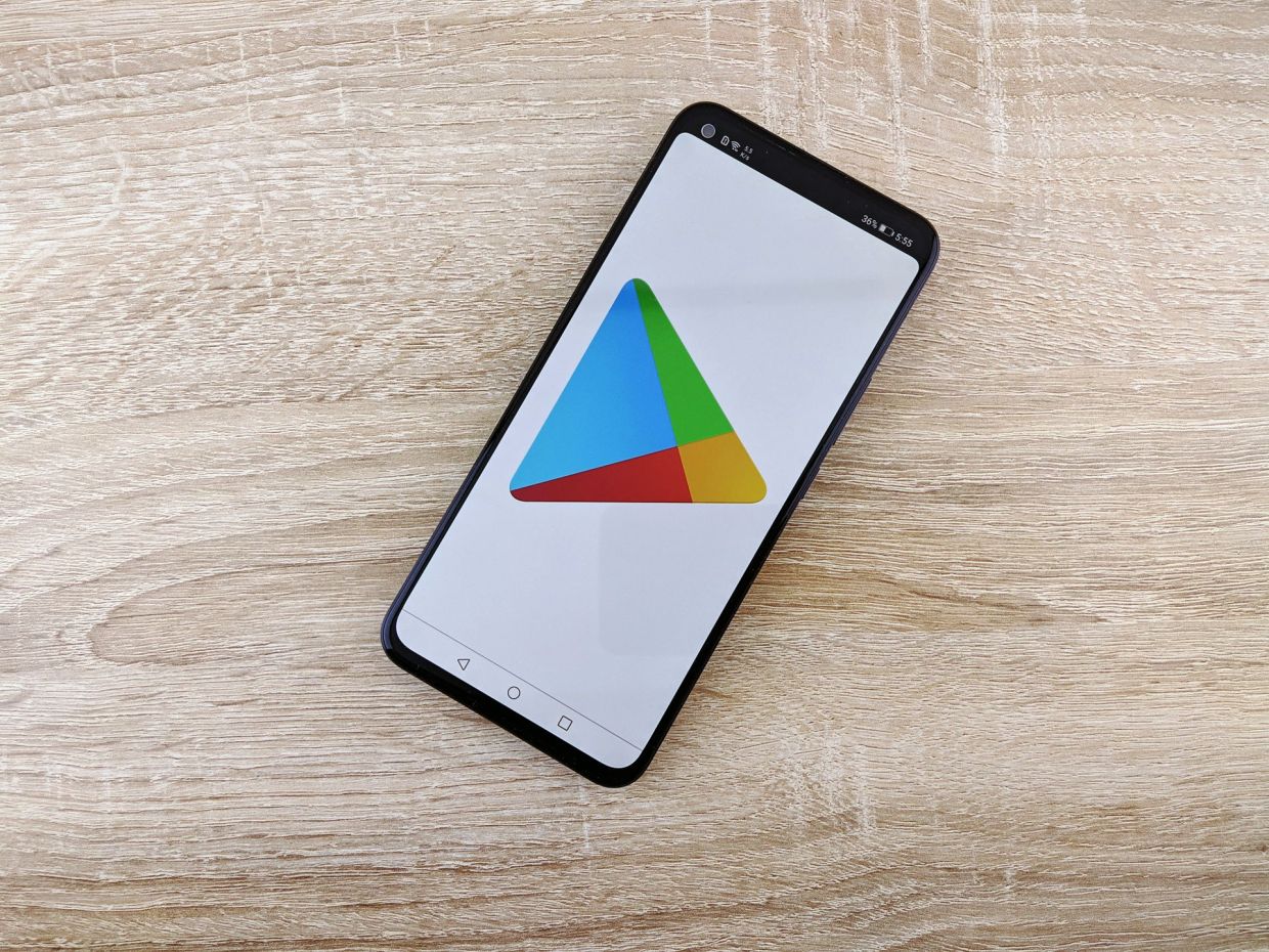 Google Capitulates on App Store Rules, Will Allow Rival Marketplaces Within Play Store