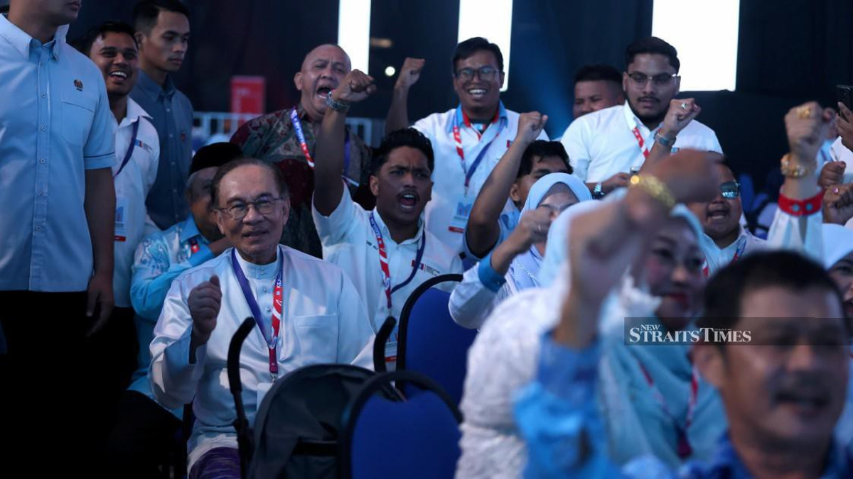 Government to probe Felda governance issues as part of wider reform agenda, says Anwar