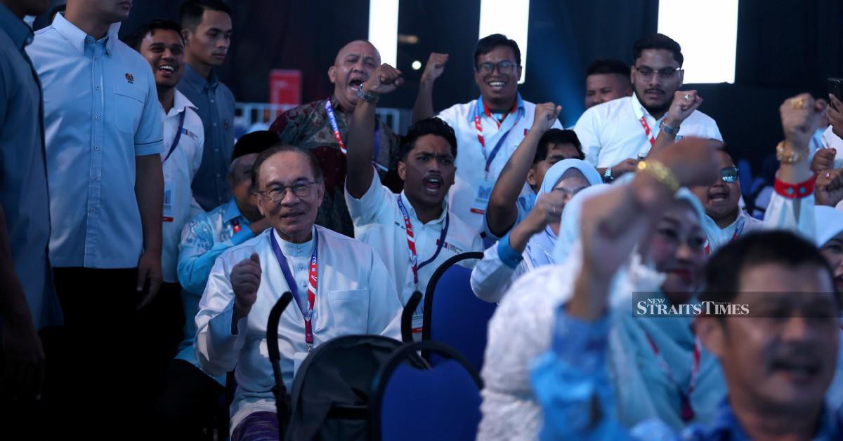 Government to probe Felda governance issues as part of wider reform agenda, says Anwar