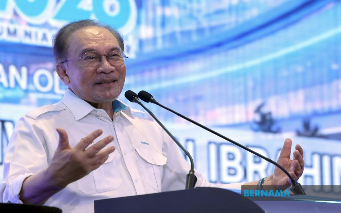 Mentorship Over Mandates: Anwar Calls for Grassroots Approach to Nurture Bumiputera Business Growth