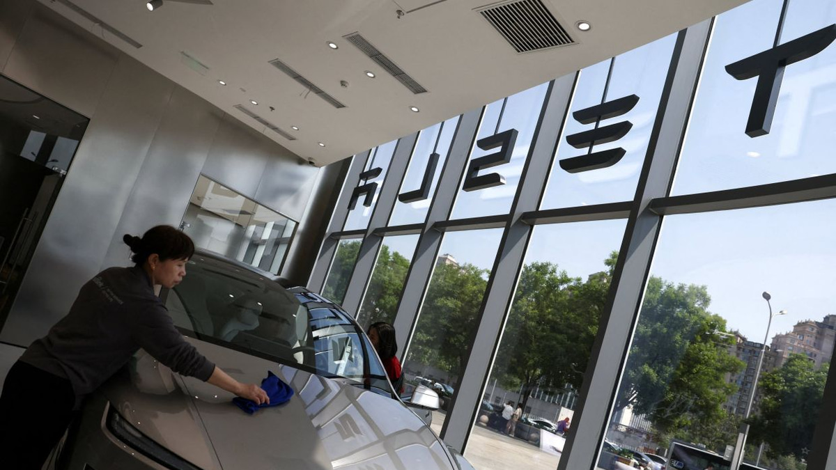 Tesla faces record 3 million-vehicle recall in China over retractable door handles