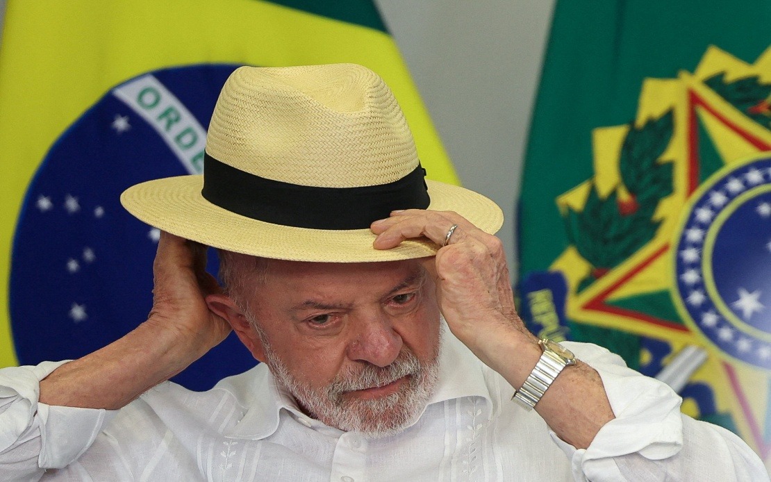 Lula Maintains Slim Edge Over Bolsonaro's Son in Brazil's Tightening Presidential Race