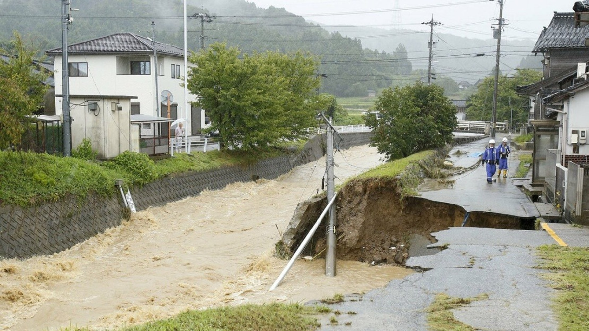 Central Japan Hammered by Torrential Rain as Landslides and Flooding Threaten Thousands