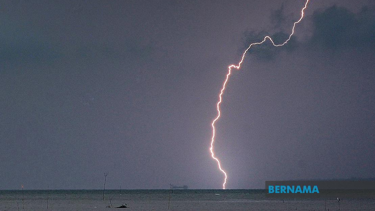 Severe Weather Alert Issued for Seven States and Labuan as Thunderstorms Sweep Region