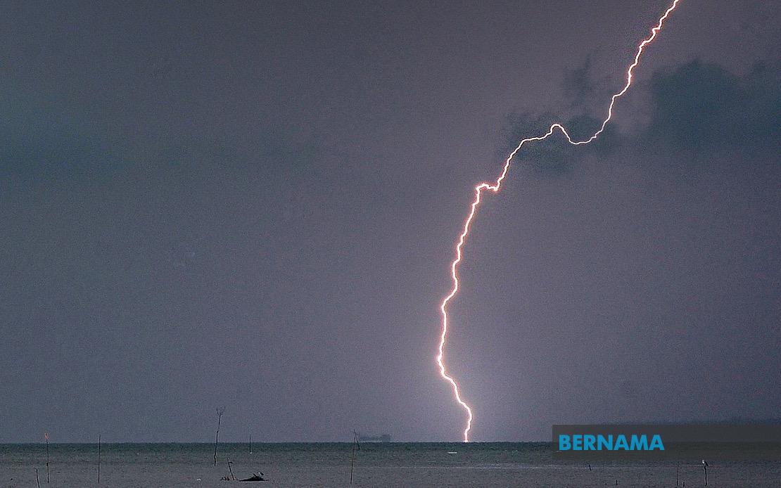 Severe Weather Alert Issued for Seven States and Labuan as Thunderstorms Sweep Region