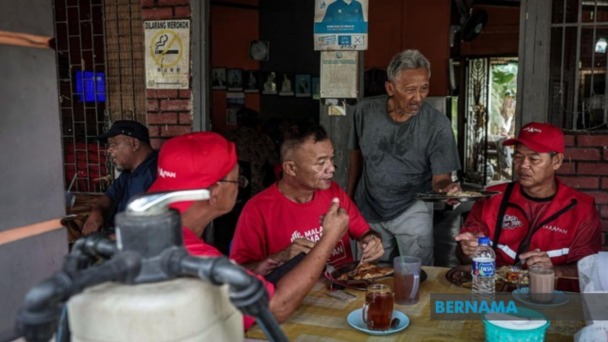 Johor Election Campaign Sparks Unexpected Boom for Street Vendors and Small Traders