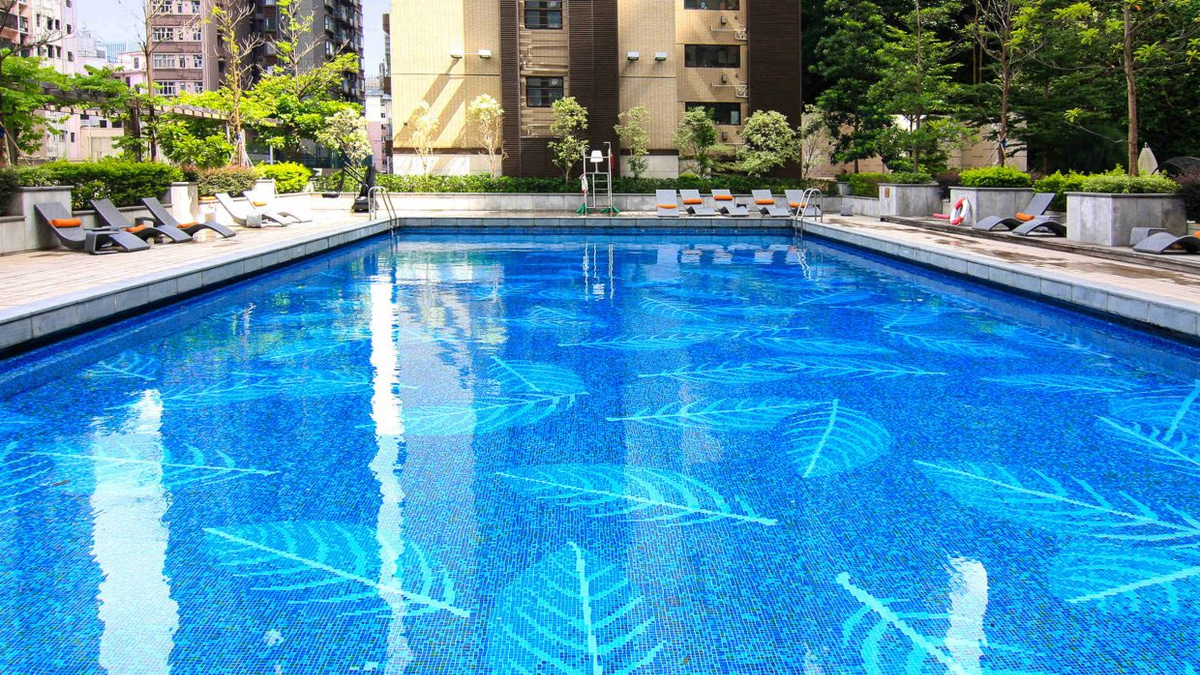 Hong Kong authorities shut private pool after discovering lifeguard using fake credentials