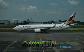 DPM Fadillah Welcomes AirBorneo's Historic Inaugural Flight to KLIA
