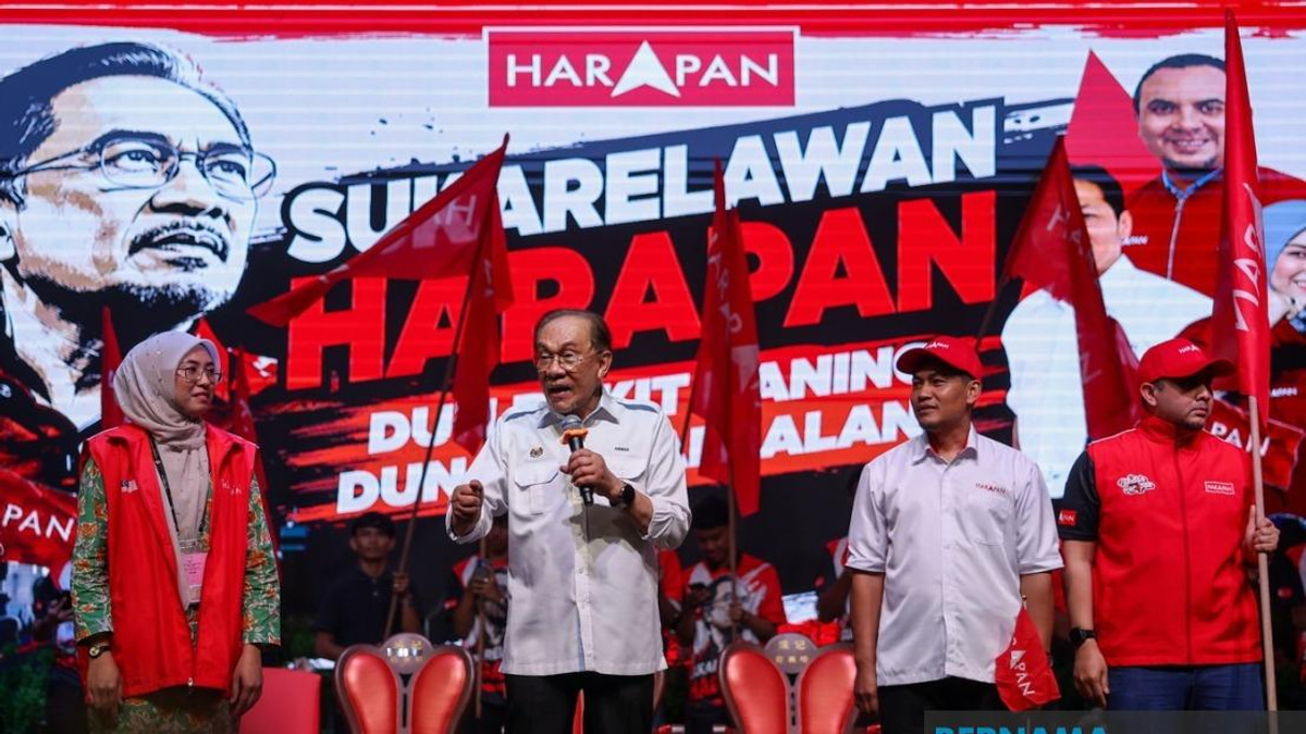 Johor Election Offers Youth Chance to Lead Beyond Racial Divisions, Says Anwar