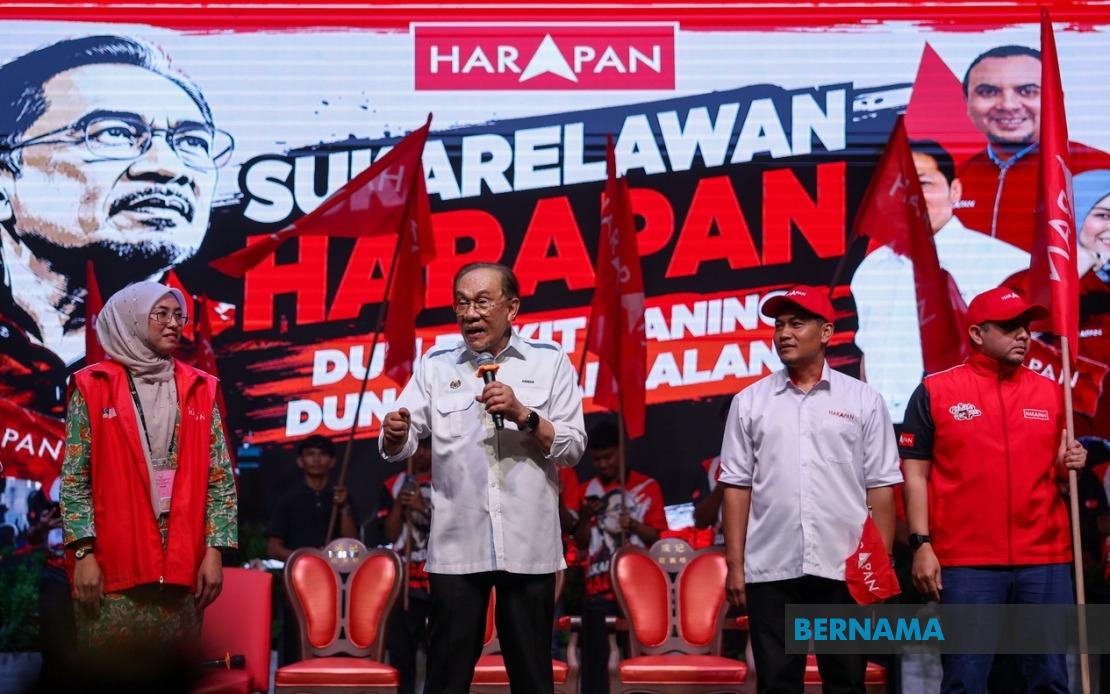 Johor Election Offers Youth Chance to Lead Beyond Racial Divisions, Says Anwar