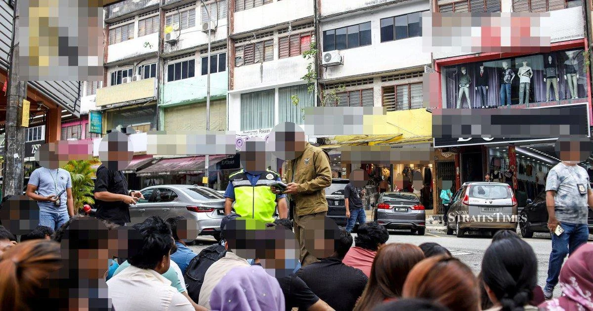 Immigration raid sweeps up 111 undocumented migrants from Jalan Kenanga wholesale district
