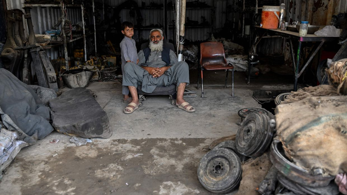 Afghan Car Trade Crippled as Regional Conflicts Disrupt Supply Chains