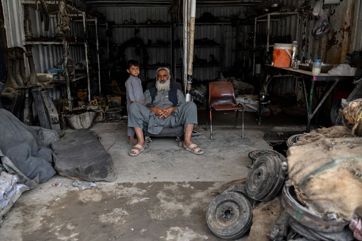 Afghan Car Trade Crippled as Regional Conflicts Disrupt Supply Chains