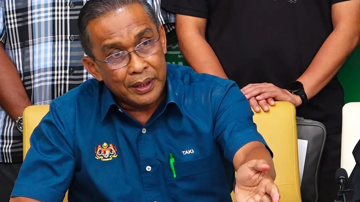 Hamzah Returns to Opposition Leadership as PN Consolidates Parliamentary Presence
