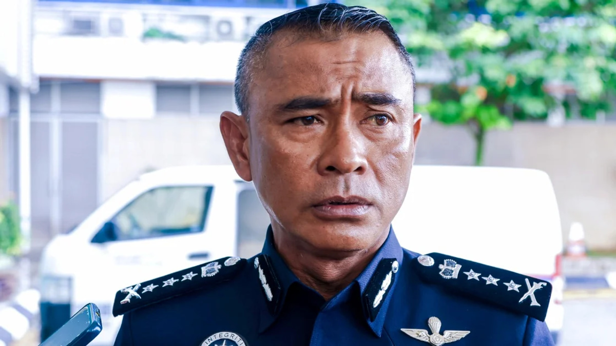 Two drug suspects arrested following dramatic high-speed pursuit and multi-vehicle collision in Kuala Lumpur