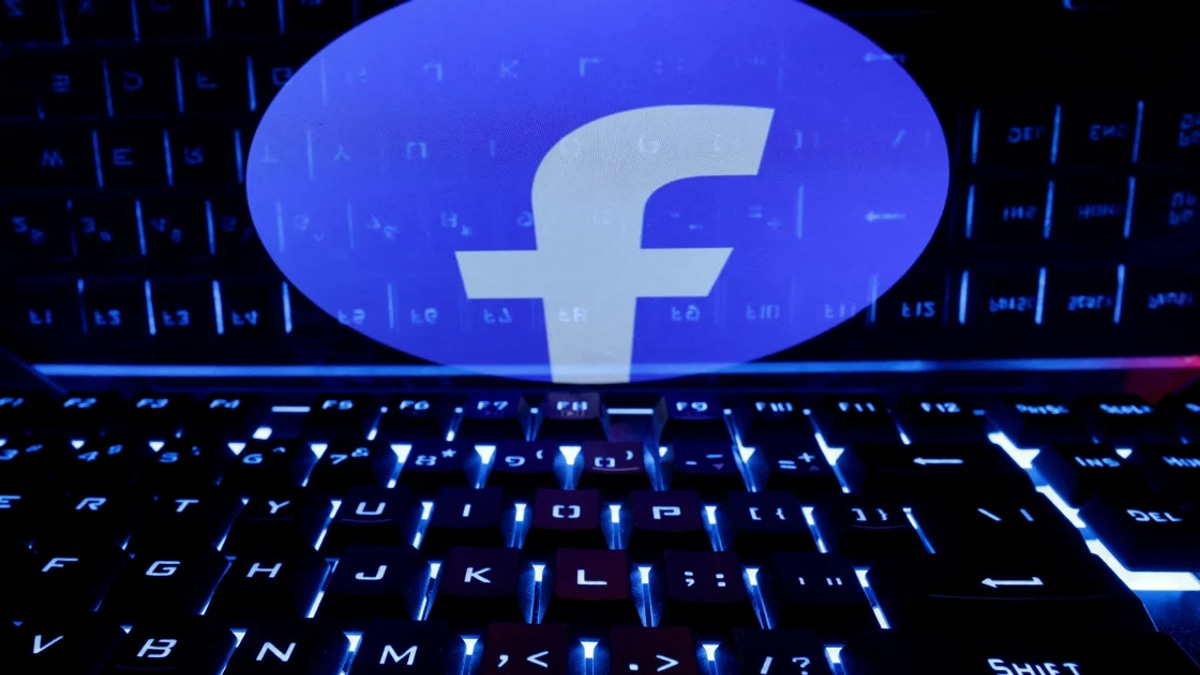 Thai Court Jails Man 18 Months for Monarchy Facebook Comment