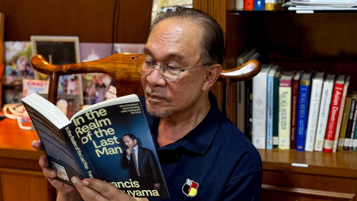 PM Anwar Ibrahim Discharged from Hospital Following Hernia Surgery