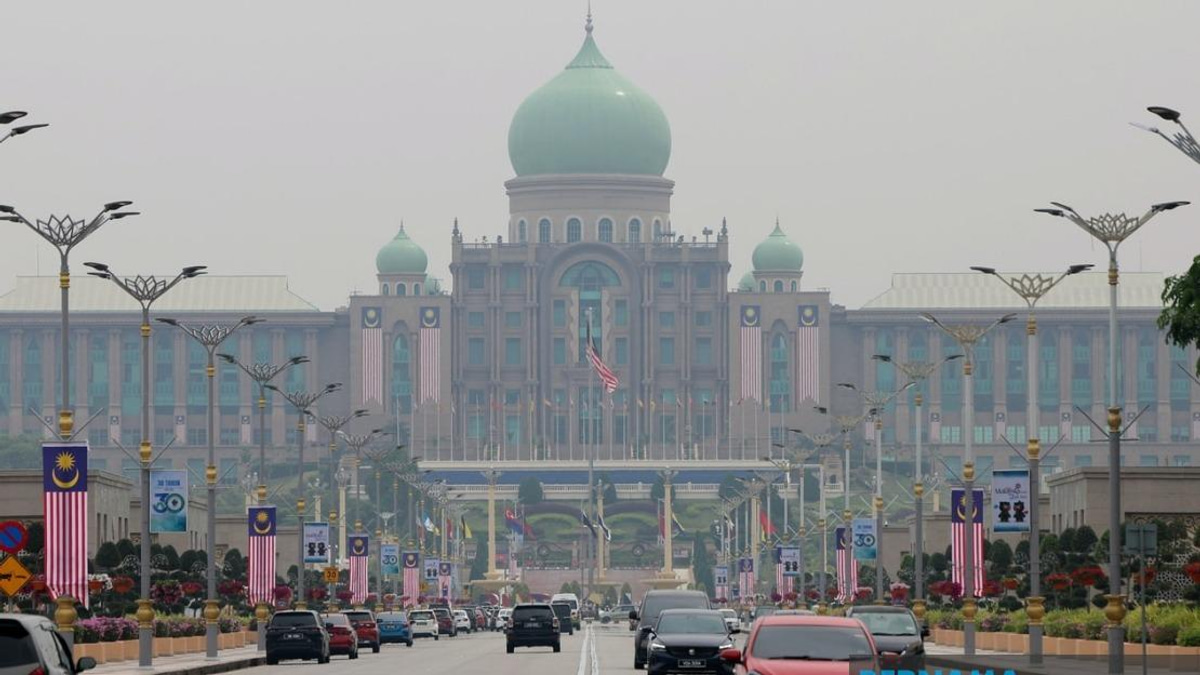Haze Crisis Set For Bilateral Talks As Anwar Meets Brunei Sultan
