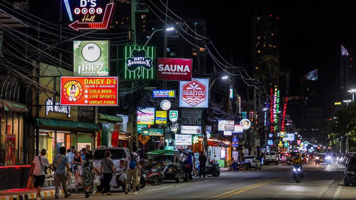 US Navy Carrier Docks in Pattaya Amid Economic Hopes and Sex-Tourism Concerns