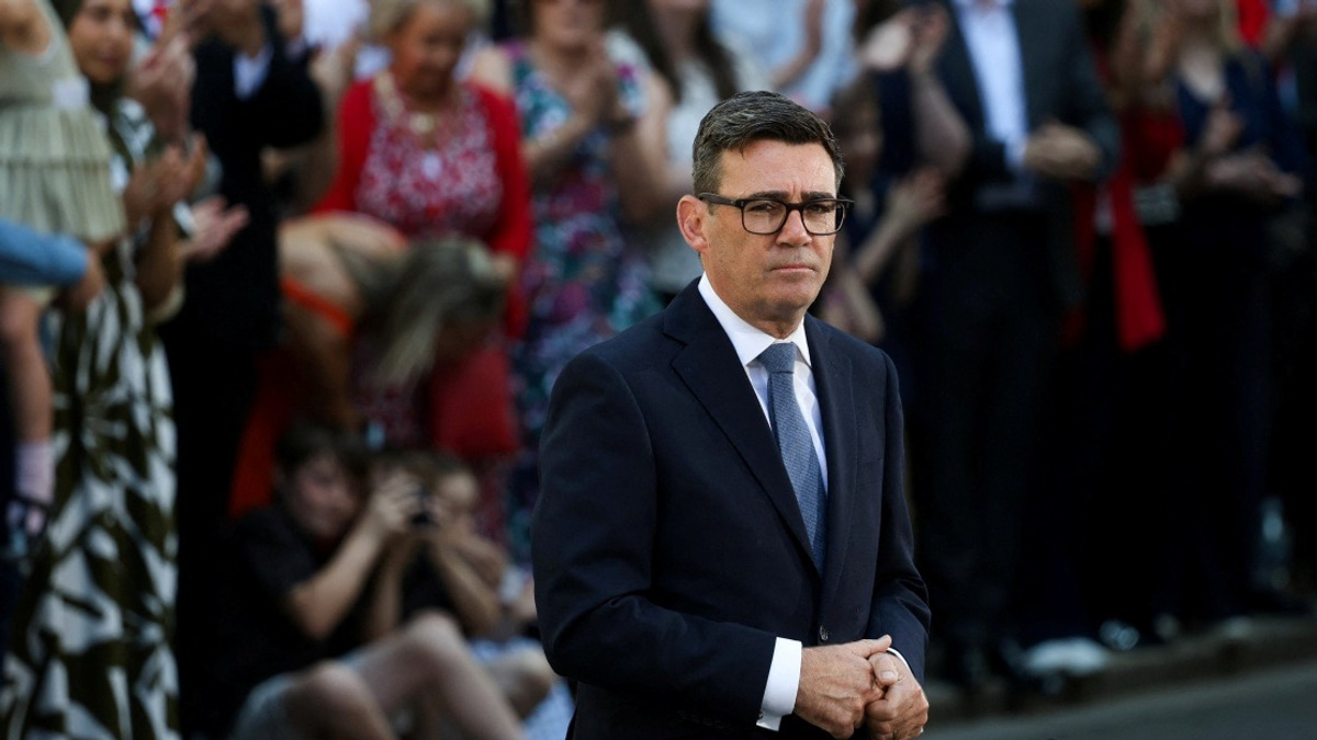 Andy Burnham Sworn in as UK Prime Minister After Starmer's Resignation